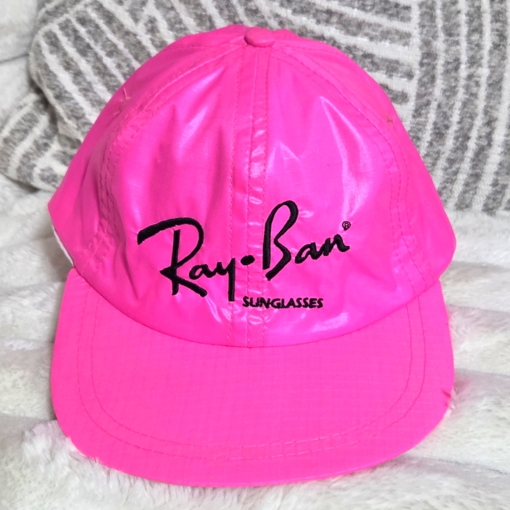 Rare Vintage‎ Ray-Ban Neon Pink Satin Baseball Cap Bump Bonnets Ski Headwear